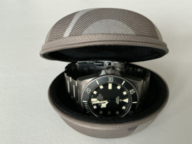 Watch travel case, shockbeschermer en reisetui mil-spec.