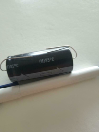Nippon Chemi con SM 2200uf 63v axiaal Elco
