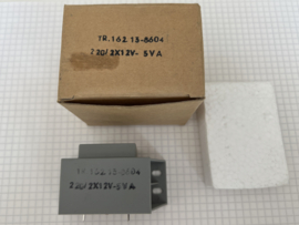 Trafo input: 220V output: 2x 12V 5VA