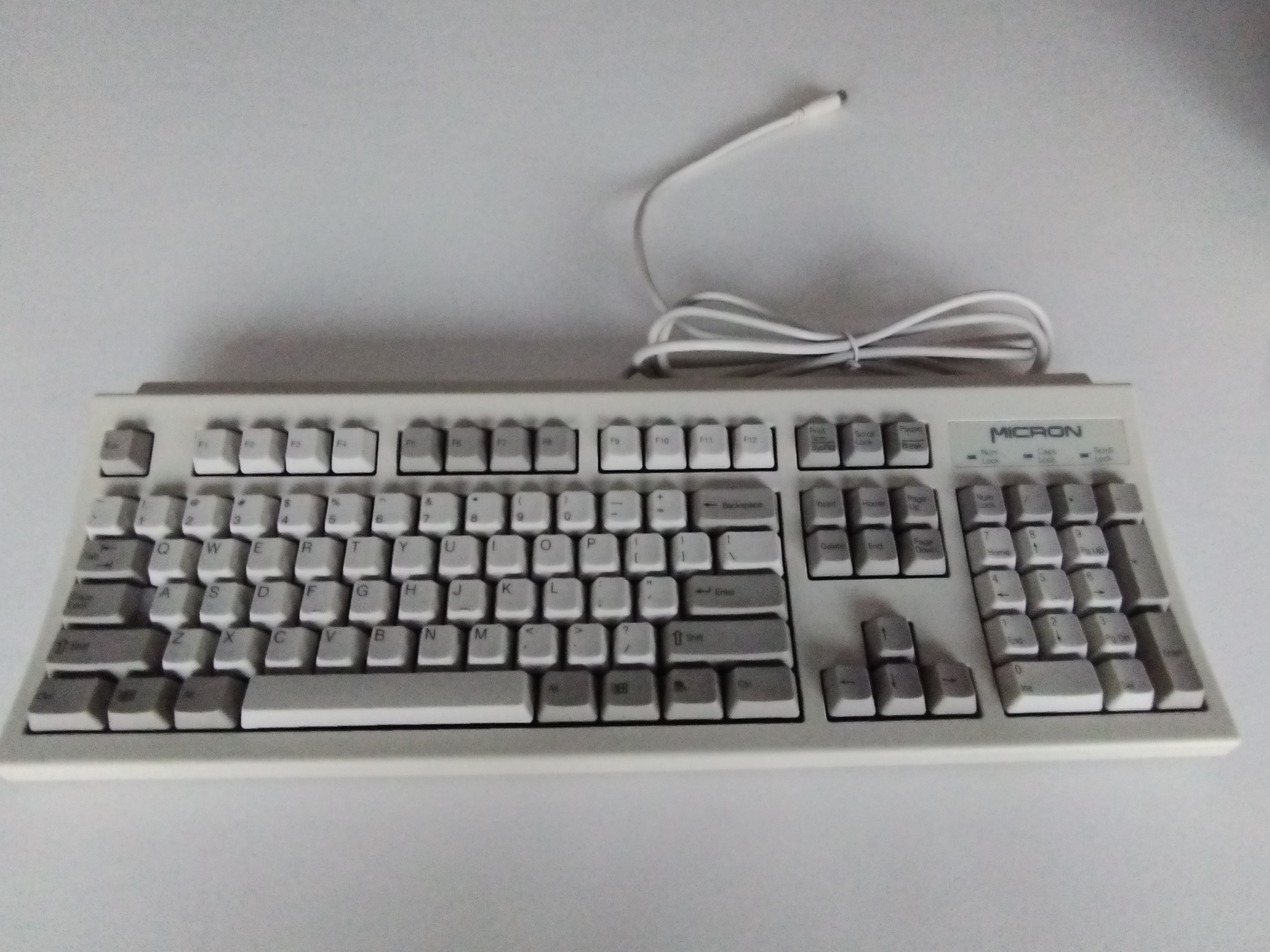 Micron PS/2 Qwerty toetsenbord  1/4 Micron PS/2 Qwerty