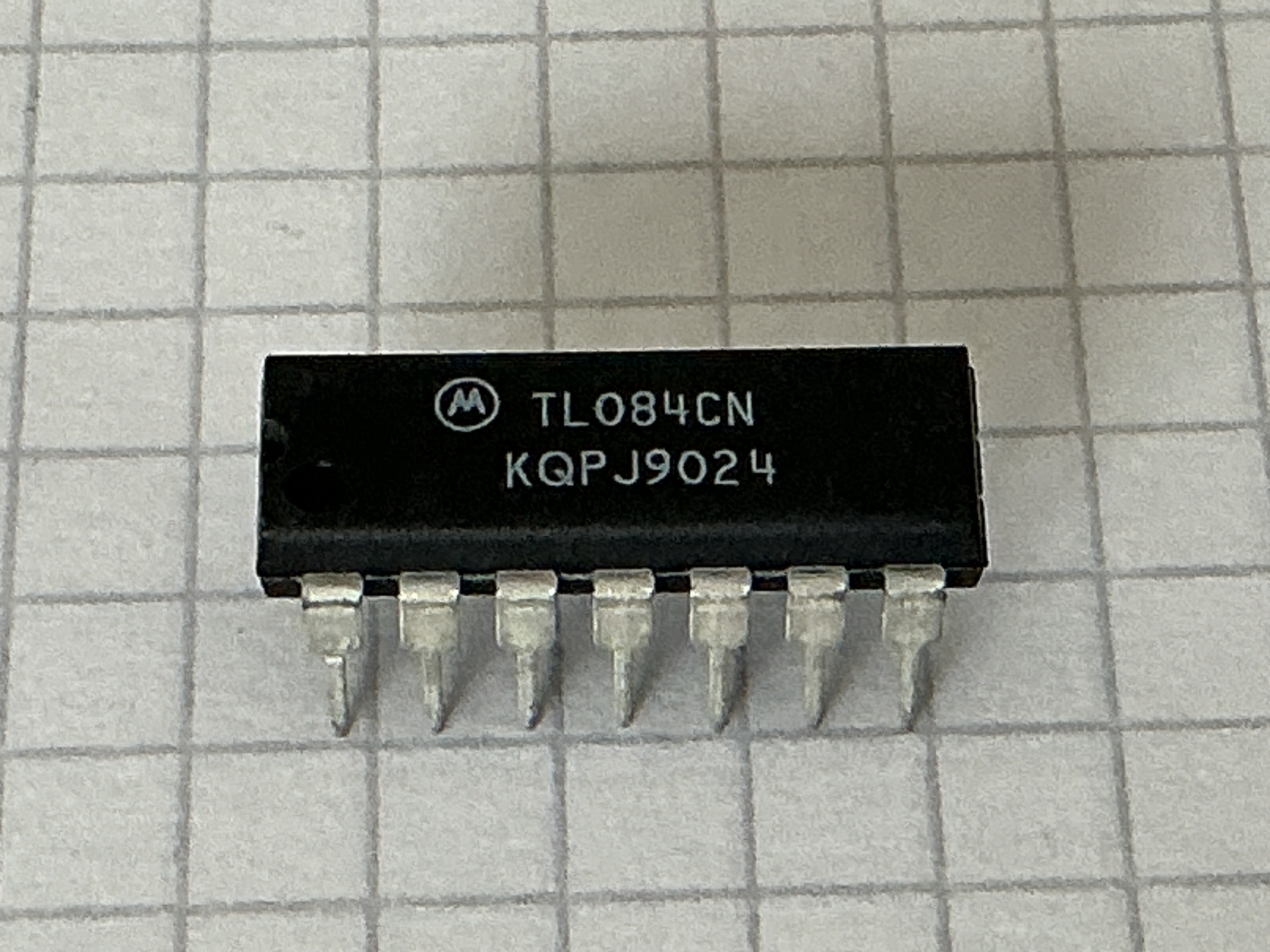 TL084CN