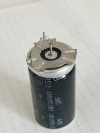 Siemens 4700uf 16v elco radiaal