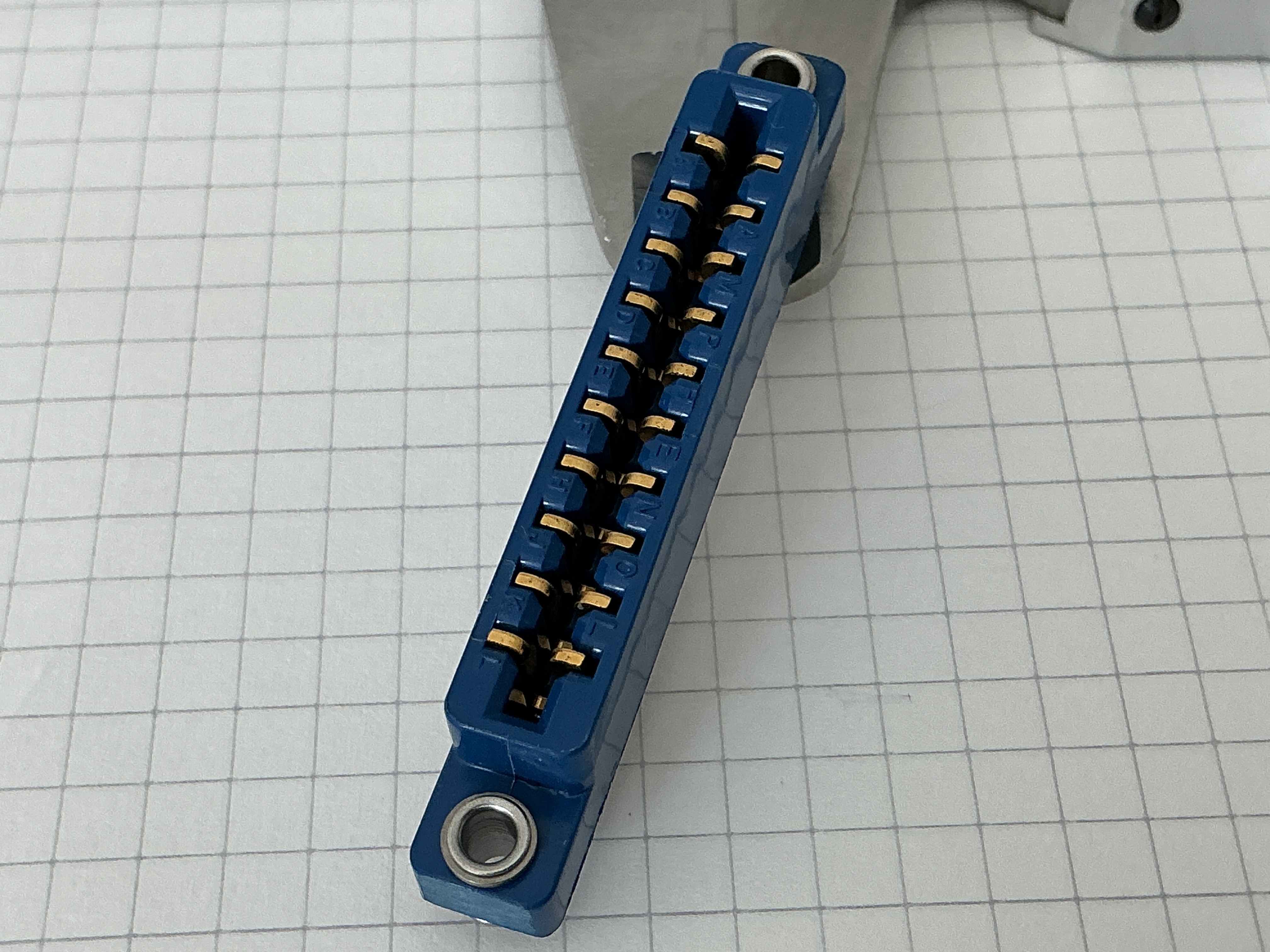 Amphenol 10p female card edge connector 143 010 01