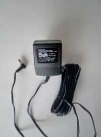 9 volt AC/DC adapter 600MA / 3.6W