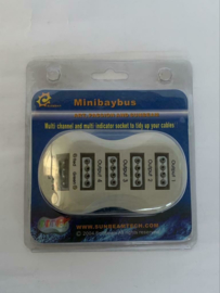 Sunbeam Minibaybus molex splitter 1 naar 4x molex