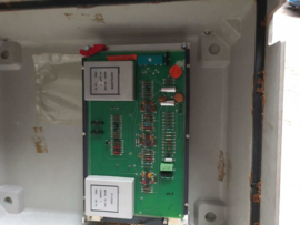 Motorola CD 100 VHF zender (booster)