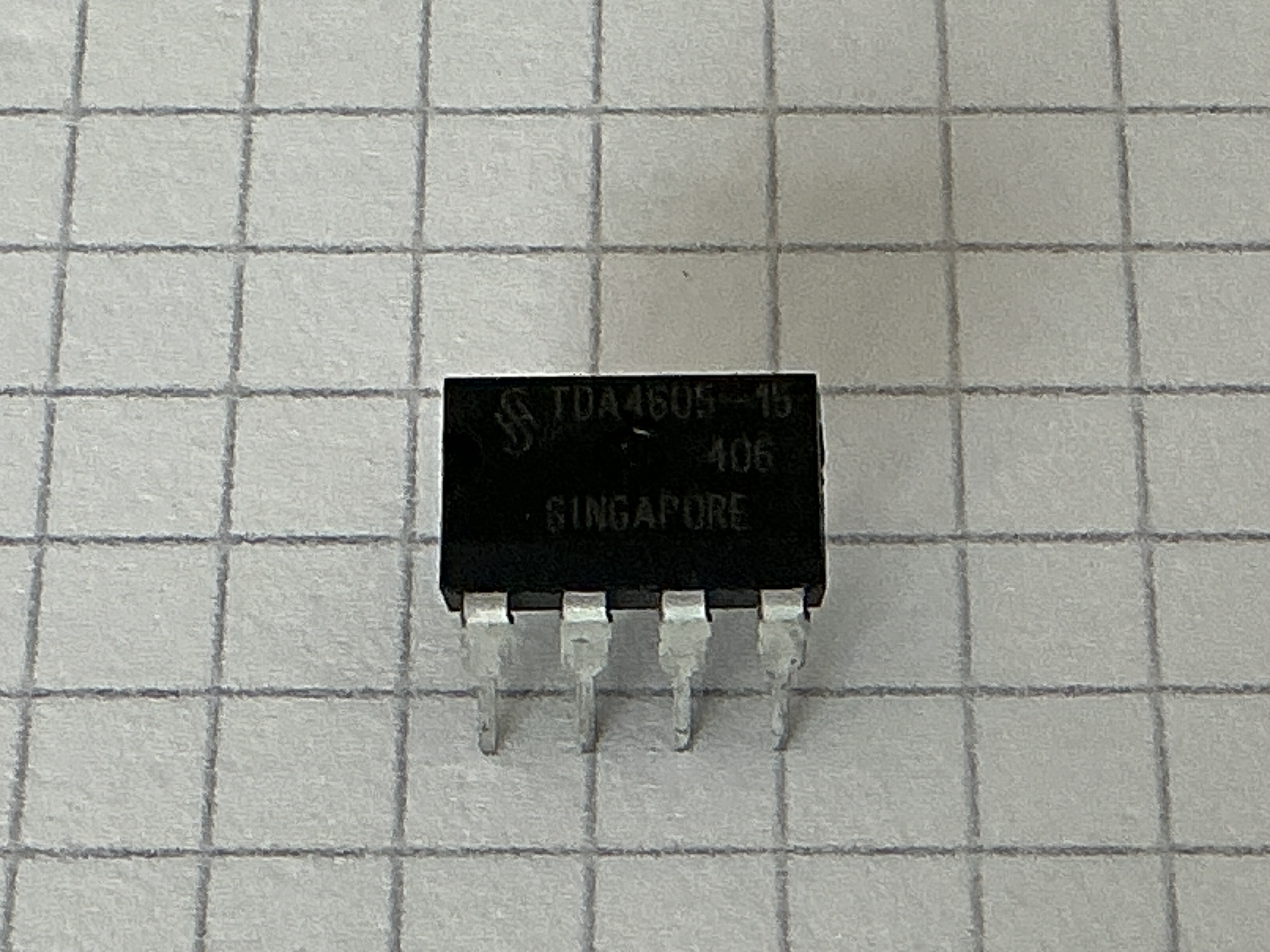 TDA4605-15 / TDA4605