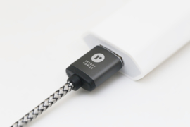 REDDOTMOBILE Magnetic Charging Cable