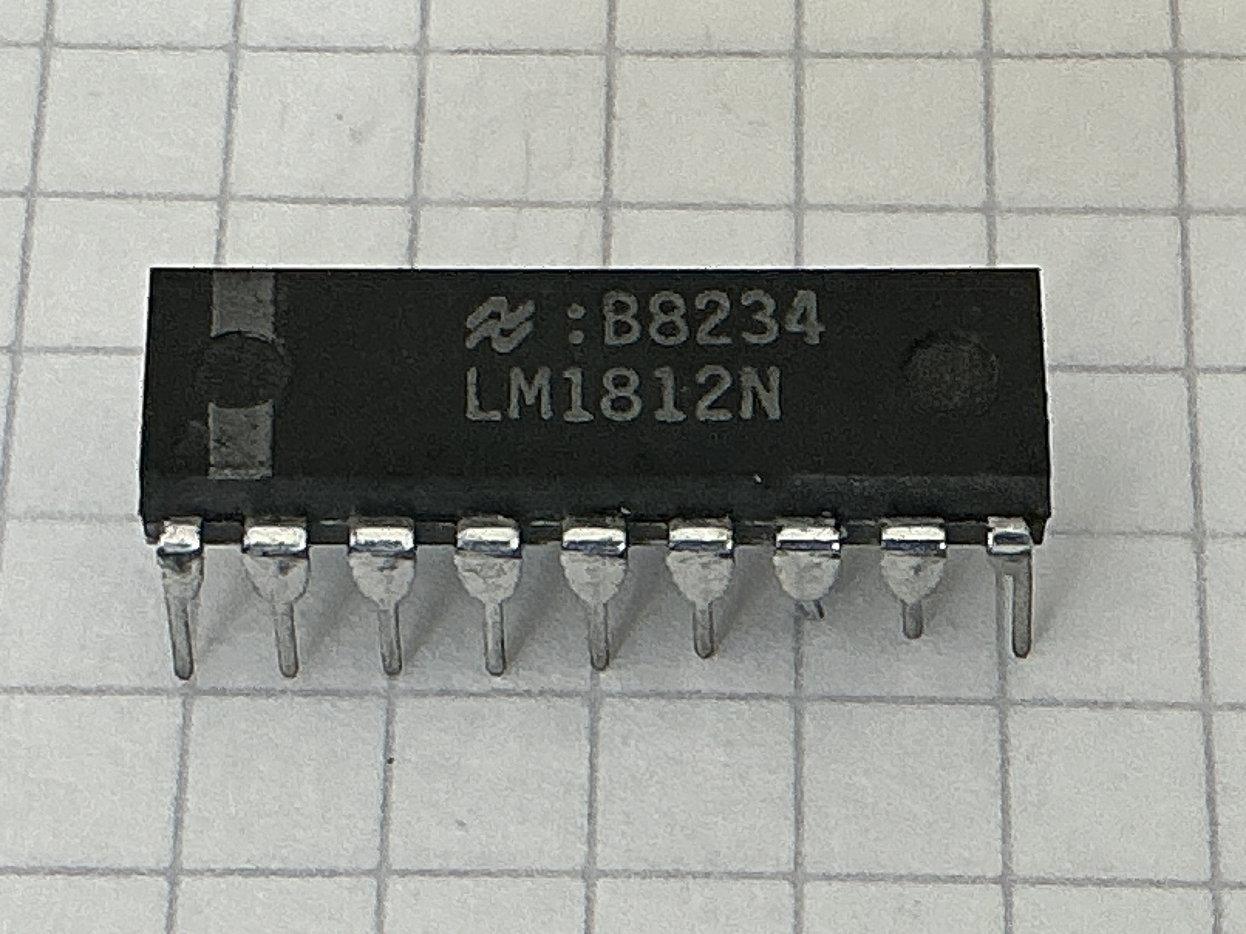 LM1812