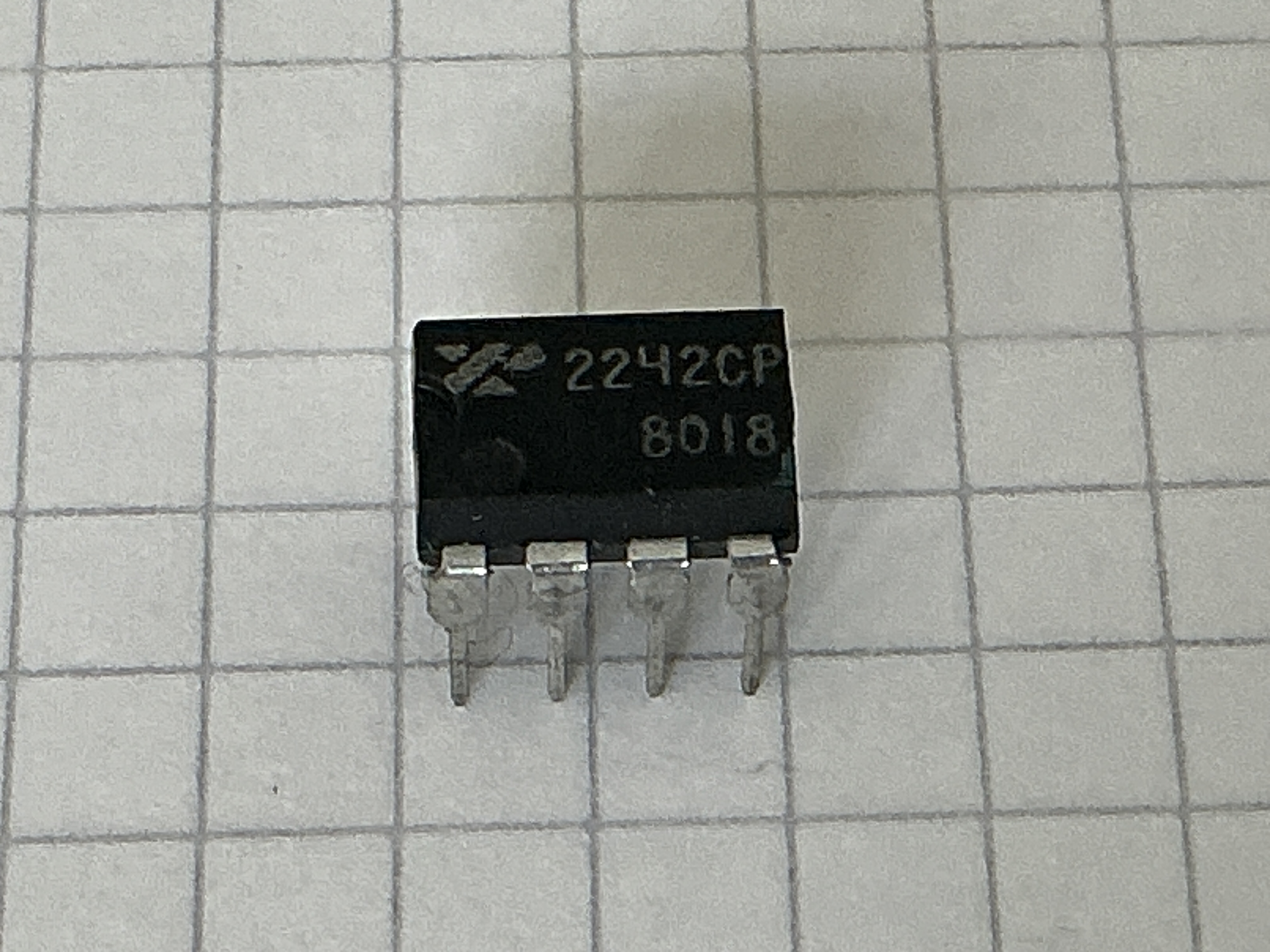 XR2242