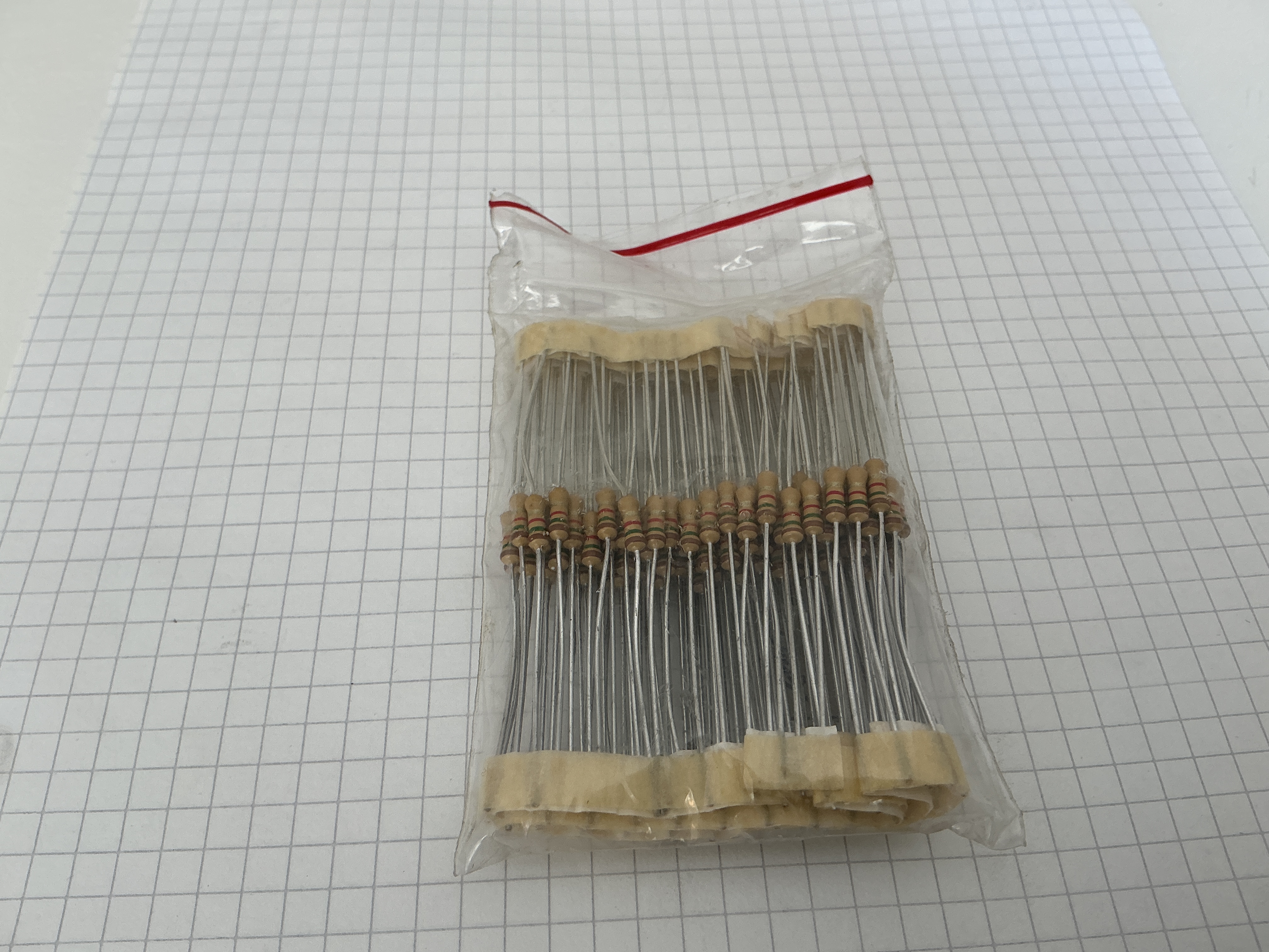 1K5 weerstand 0,25W  100 stuks