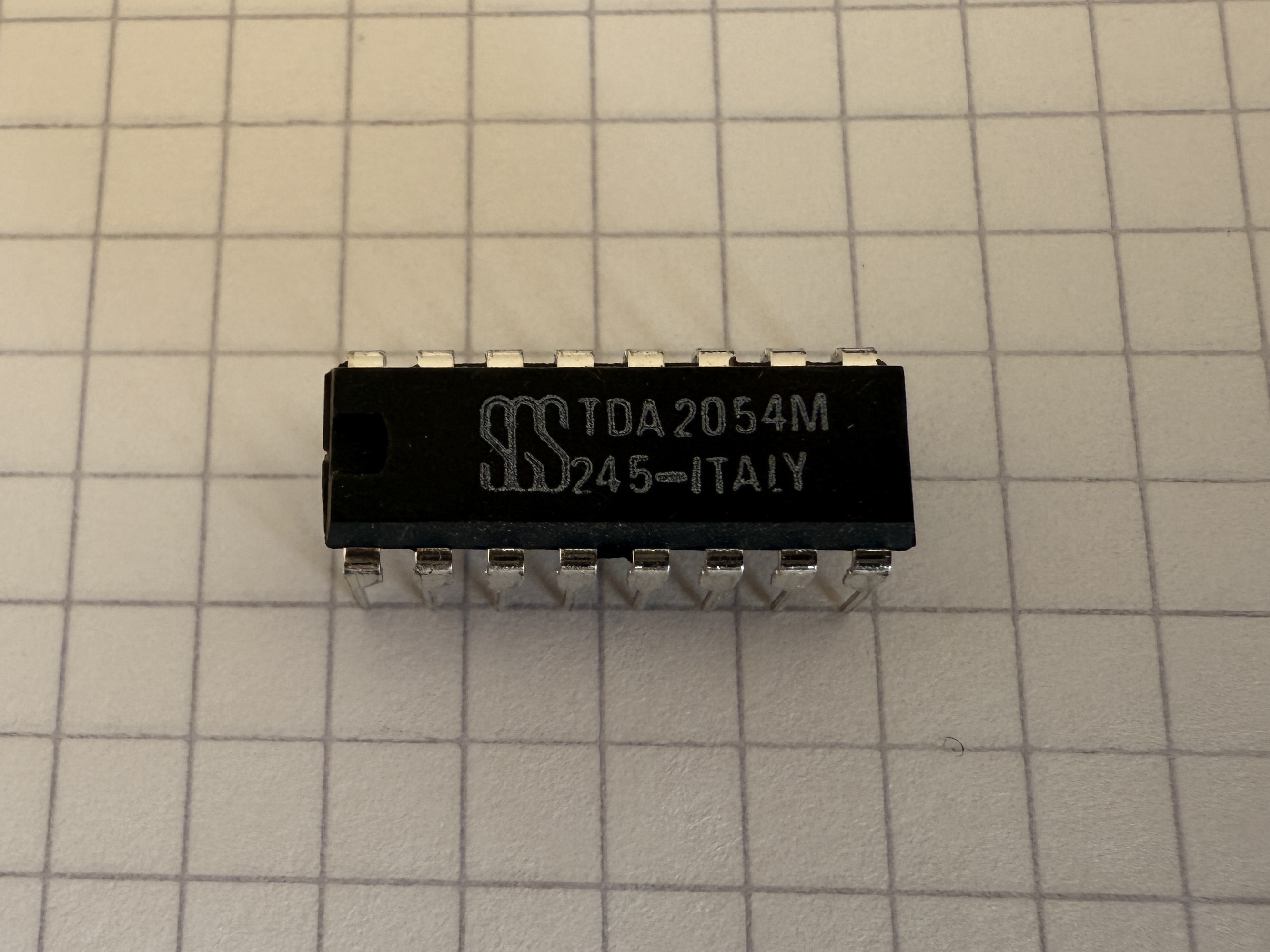TDA2054