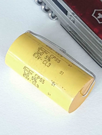 LCC 1uf 63v condensator axiaal