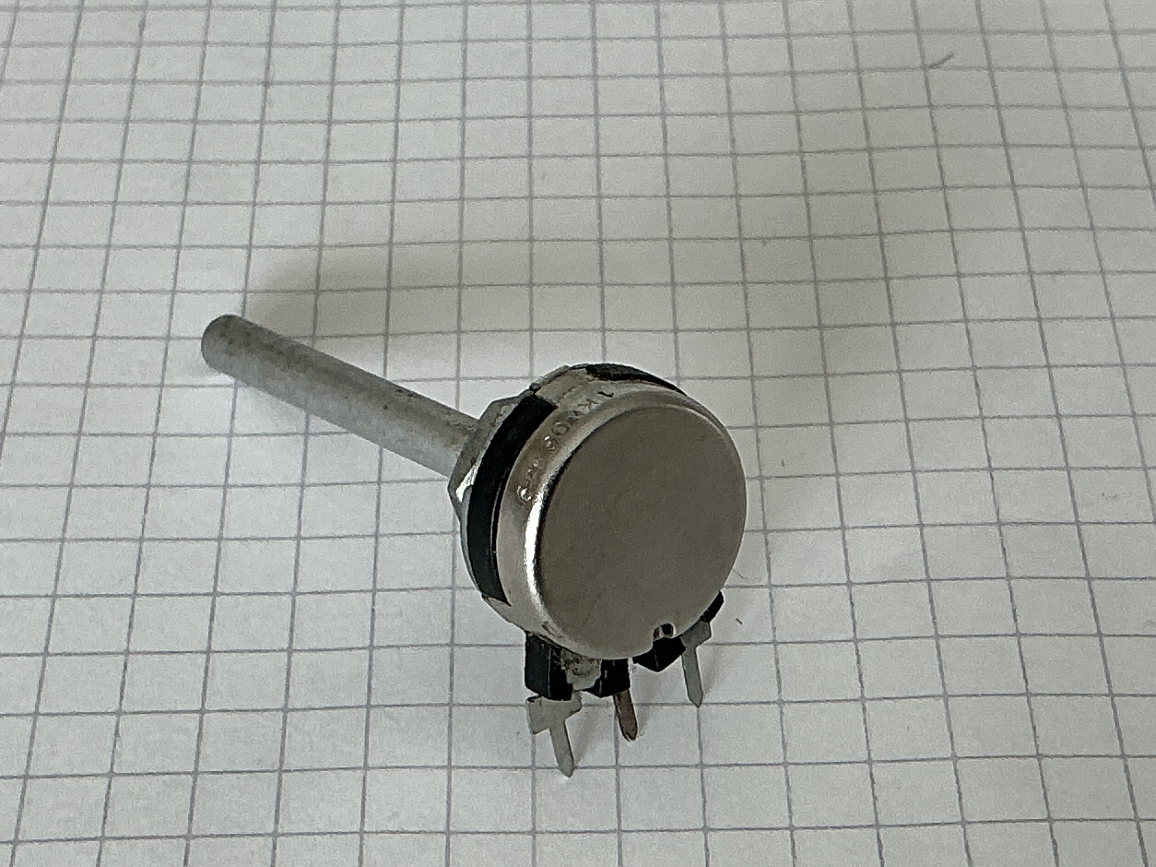 Radiohm 1K log potmeter 3mm metaal