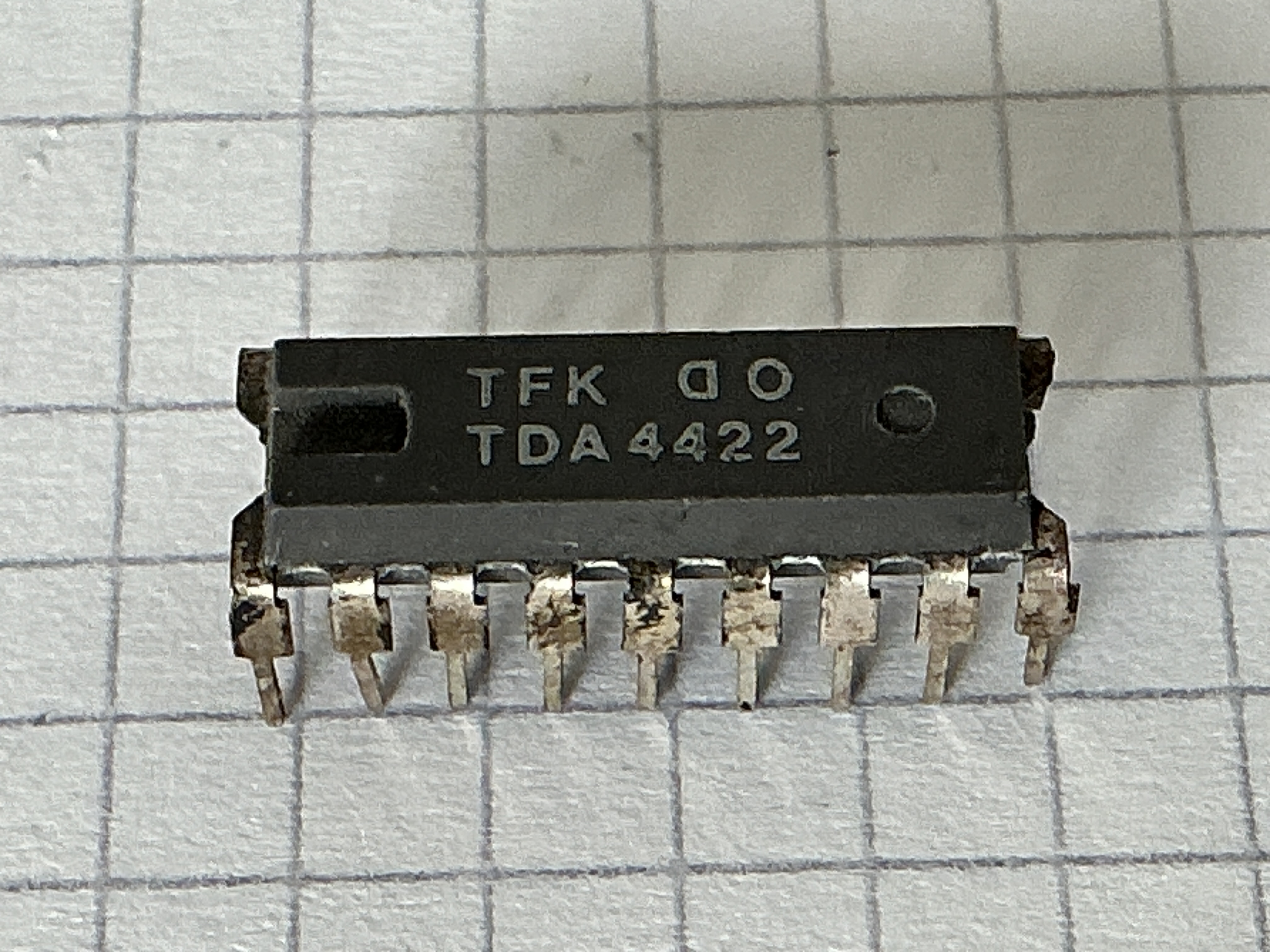 TDA4422