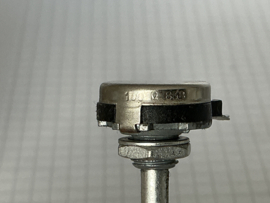 100 Ohm Lin  potmeter 3mm metaal Piher