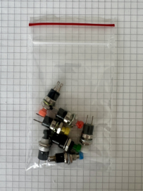 Drukschakelaar maak kleuren assortiment per 6 stuks NOS