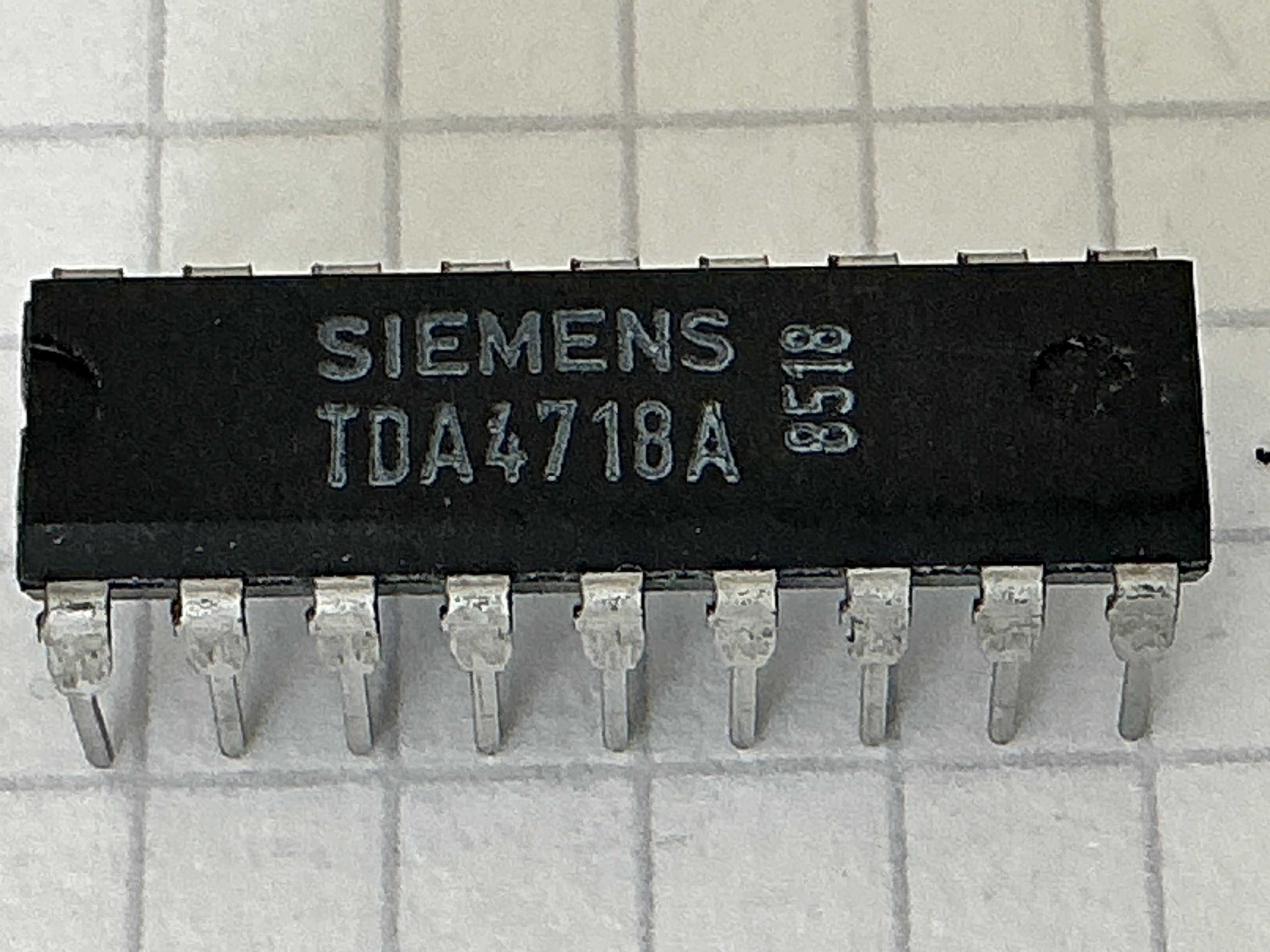 TDA4718A