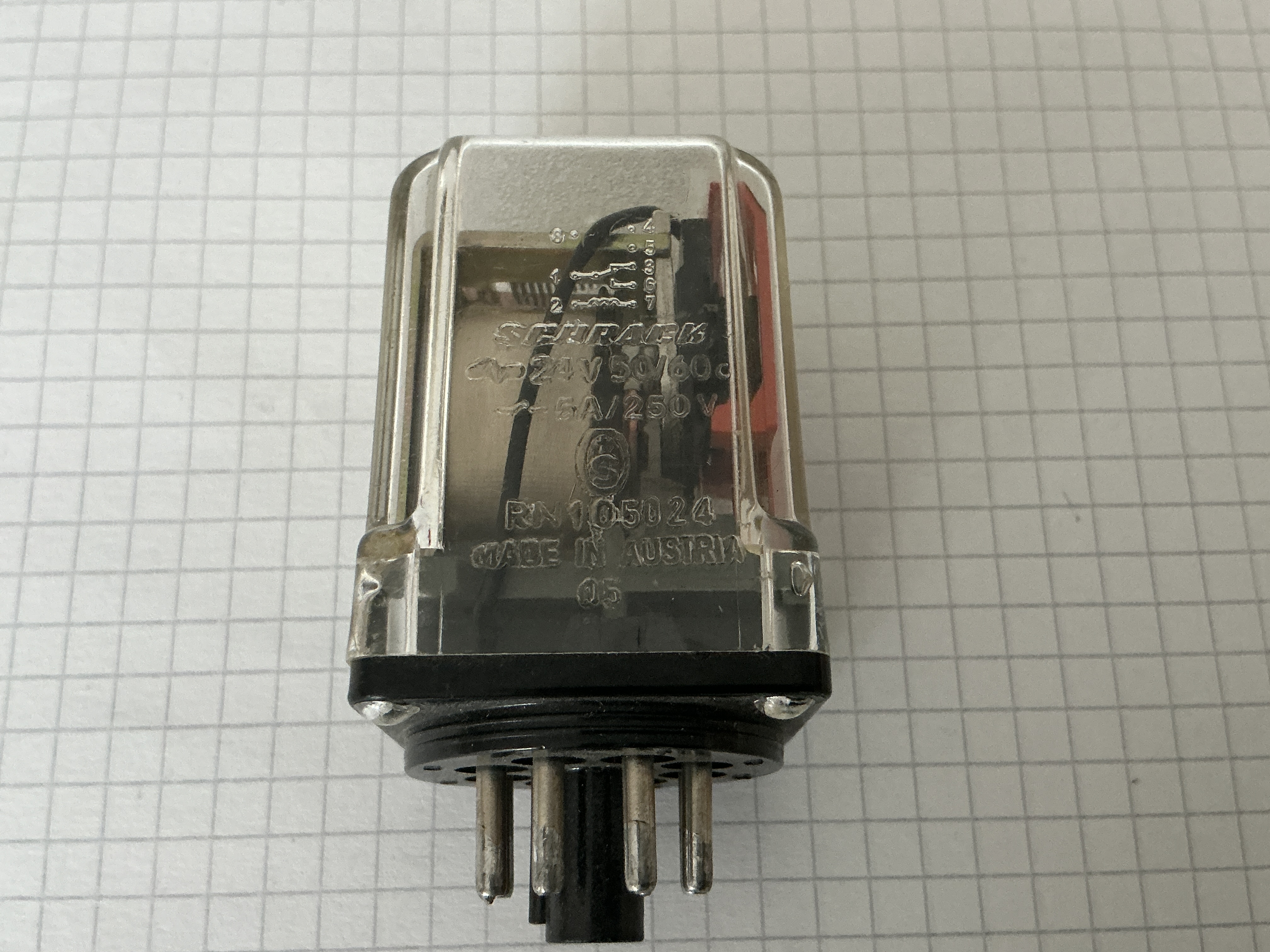 Schrack 24V relais 8p. 5A 250V 105024