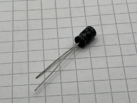 10uf 16v radiaal elco Nichicon made in  japan