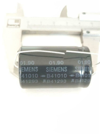 Siemens 4700uf 25v elco axiaal B41010 40mm H x 25mm D
