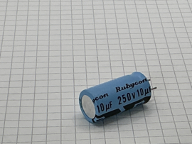 10uf 250v radiaal elco Rubycon
