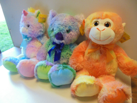 pluche Sunkid regenboog dieren 54 cm 6 assorti prijs per stuk