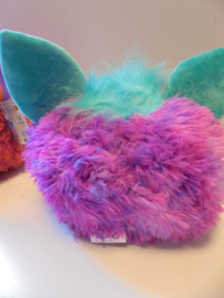 Hasbro pluche Furby 2 kleur 25x25 cm prijs per stuk