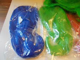 carnaval pruiken assorti kleur 35 cm lang prijs per stuk