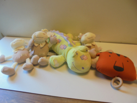 pluche mix set met geluid T16 -5 stuks 20-40 cm prijs per set a 5 stuks