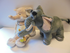 pluche olifant set T31 -2 stuks  25-30 cm prijs per set a 2 stuks