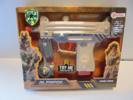 Toi Toys Gun Alfa Fox in doos met licht en geluid 25x20 cm prijs per stuk