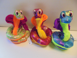pluche color  assorti slang uitgerekt 60 cm  prijs per stuk