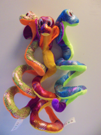 pluche color  assorti slang uitgerekt 60 cm  prijs per stuk