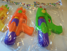 Water pistool mix kleur afm 25 cm prijs per stuk