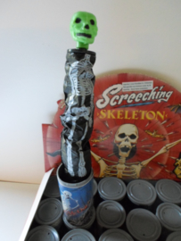 funny Screeching Skeleton 29 cm prijs per display a 24 stuks