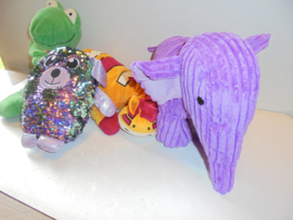 pluche mix set A29 - 4 stuks 24-35 cm prijs per set a 4 stuks