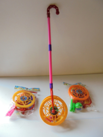 kinder loopwiel met bal 60 cm assorti kleur prijs per stuk