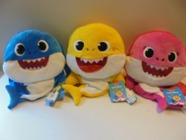 pluche Nickelodeon BaBy Shark rugtas met licentie 3 kleur 35x25 cm prijs per stuk