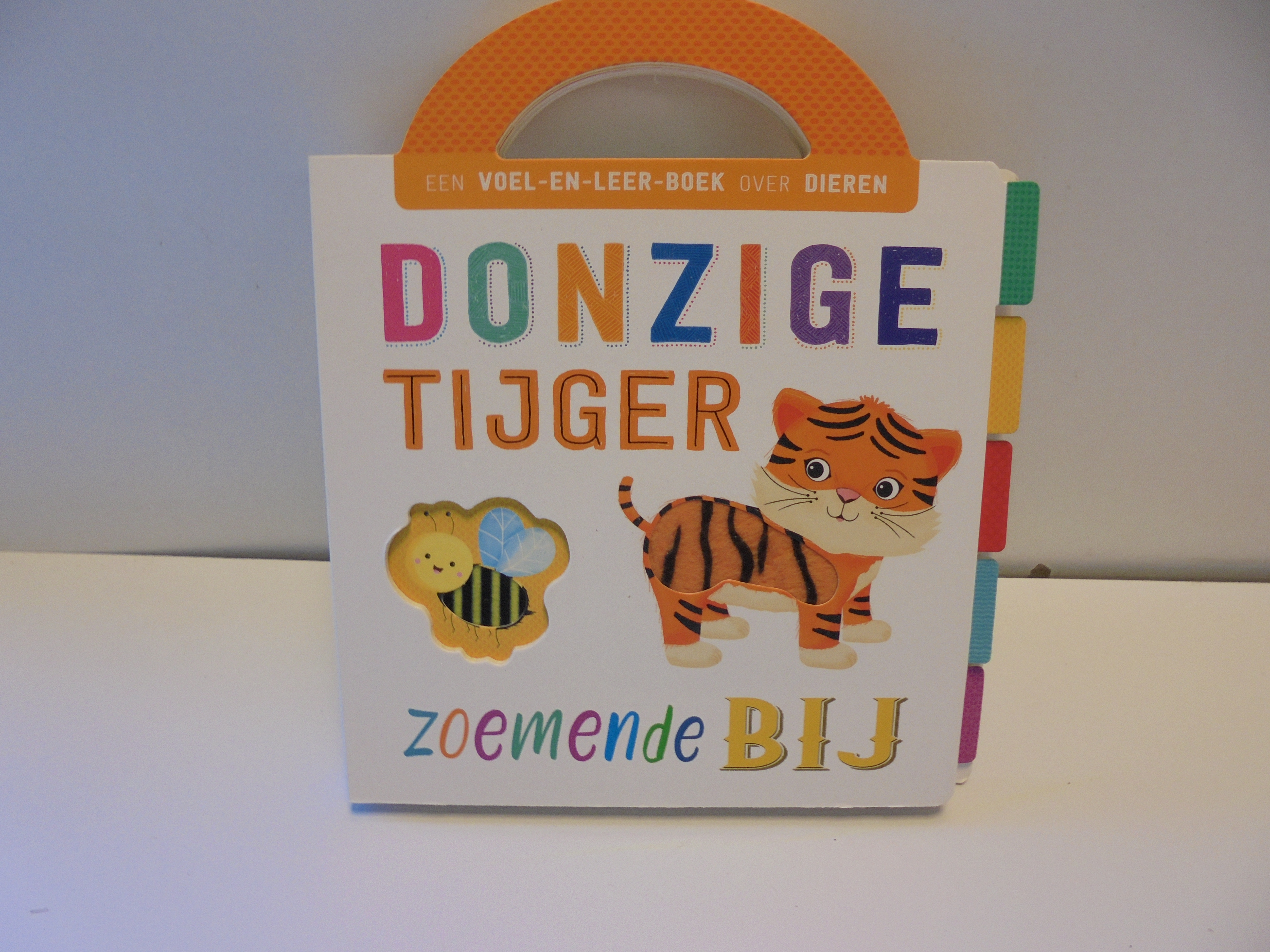 Voel en Leer Boek Tijger  afm 22x20 cm prijs per stuk