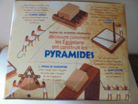 Pyramides afm doos 28x23x20 cm prijs per stuk