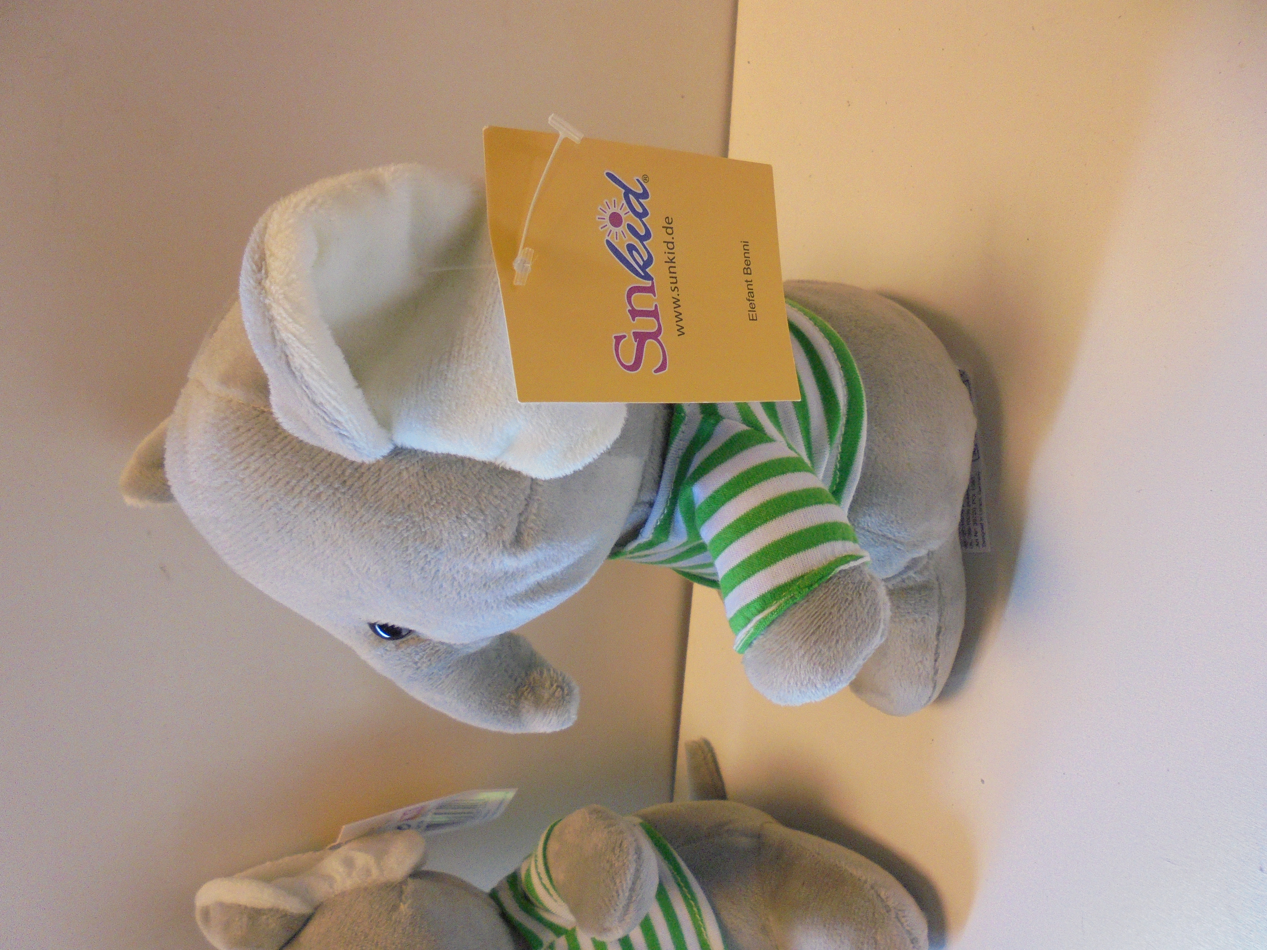 Sunkid Pluche olifant 23 cm prijs per stuk