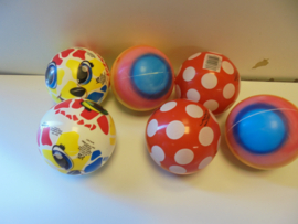 opblaas hand Ballen mix kleur 11 cm prijs per stuk