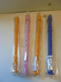 Blokfluit 30 cm assorti kleur prijs per stuk