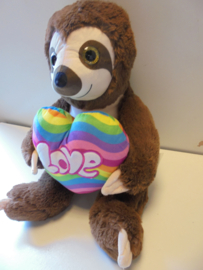 dia 17 pluche Luiaard Love bruin 45 cm prijs per stuk