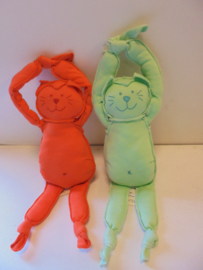 pluche Happy Horse kat 2 kleur 28 cm met muziekdoos, prijs per stuk