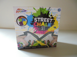 Grafix Street chalk set  krijtspray afm 21x21 cm prijs per doos