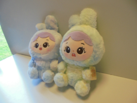 pluche pop 24 cm 2 kleur prijs per stuk