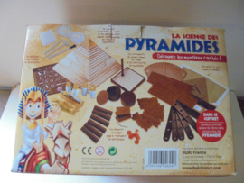 Pyramides afm doos 28x23x20 cm prijs per stuk