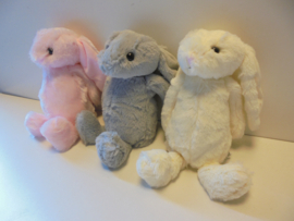 pluche Konijn 3 kleur 25 cm prijs per stuk